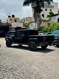 Jeep Gladiator Sport 2023 - miniatura 4