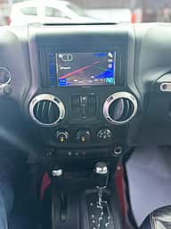 Jeep Wrangler Sahara Unlimited 2015 - miniatura 10