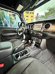 Jeep Wrangler Sahara Unlimited 2019 - miniatura 6