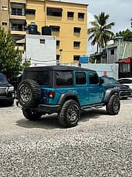 Jeep Wrangler Sahara Unlimited 2019 - miniatura 3