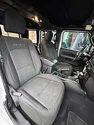 Jeep Wrangler Sahara Unlimited 2019 - miniatura 11