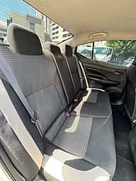 Nissan Versa SV 2020 - miniatura 6
