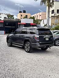 Toyota 4 Runner Limited 2022 - miniatura 4