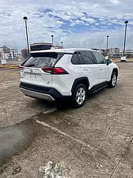 Toyota RAV4 LE 2022 - miniatura 5