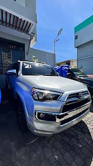 Toyota 4 Runner Limited 2021 - miniatura 2