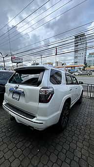 Toyota 4 Runner Limited 2021 - miniatura 4