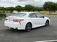 Toyota Camry SE 2020 - miniatura 3