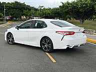 Toyota Camry SE 2020 - miniatura 4