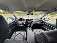 Toyota Camry SE 2020 - miniatura 5