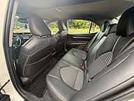 Toyota Camry SE 2020 - miniatura 6