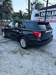 Ford Explorer 2021 - miniatura 4