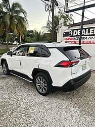 Toyota RAV4 XLE 2021 - miniatura 5