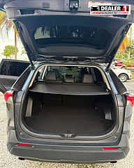 Toyota RAV4 XLE 2023 - miniatura 12