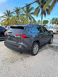 Toyota RAV4 XLE 2023 - miniatura 6