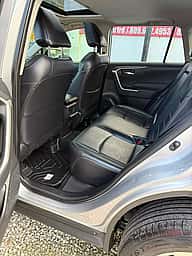 Toyota RAV4 XLE Premium 2021 - miniatura 8