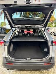 Toyota RAV4 XLE Premium 2021 - miniatura 11