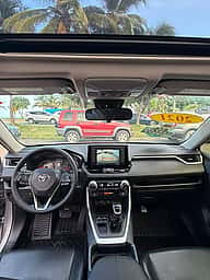 Toyota RAV4 XLE Premium 2021 - miniatura 10