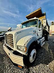 Mack Granite Volteo 2013 - miniatura 1