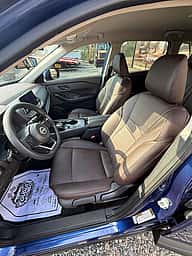 Nissan Rogue SV 2023 - miniatura 7