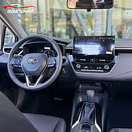 Toyota Corolla XLE 2025 - miniatura 3