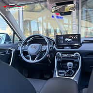 Toyota RAV4 LE 2025 - miniatura 2