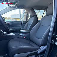 Toyota RAV4 LE 2025 - miniatura 4