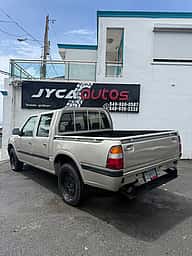 Isuzu KB 2003 - miniatura 3