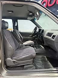 Isuzu KB 2003 - miniatura 8