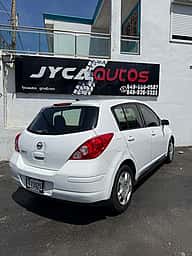Nissan Versa 2012 - miniatura 4