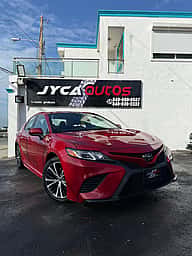 Toyota Camry SE 2019 - miniatura 2