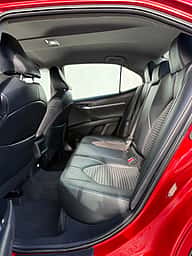 Toyota Camry SE 2019 - miniatura 7