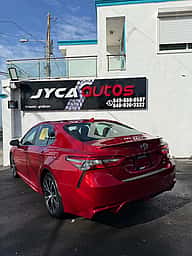 Toyota Camry SE 2019 - miniatura 4