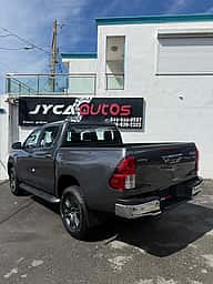 Toyota Hilux 2.4 2027 - miniatura 4
