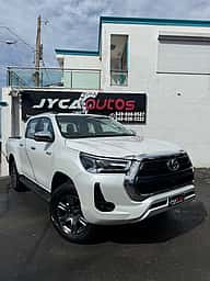 Toyota Hilux Limited 2027 - miniatura 2