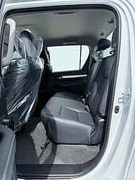 Toyota Hilux Limited 2027 - miniatura 7