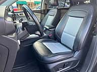 Ford Explorer XLT 2023 - miniatura 3