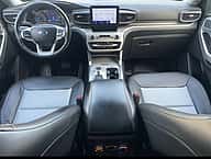 Ford Explorer XLT 2023 - miniatura 5