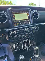 Jeep Gladiator Overland 2021 - miniatura 4