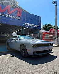 Dodge Challenger SXT 2020 - miniatura 3