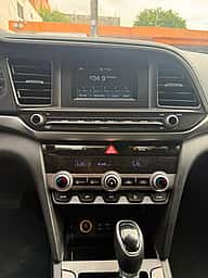 Hyundai Elantra SE 2020 - miniatura 3