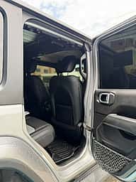 Jeep Wrangler Sahara 2020 - miniatura 5