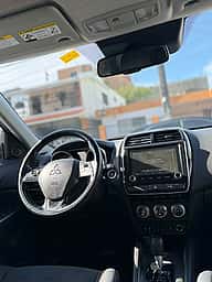 Mitsubishi Motors Outlander SE 2023 - miniatura 12