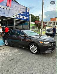 Toyota Camry LE 2019 - miniatura 2