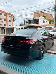 Toyota Camry SE 2019 - miniatura 5