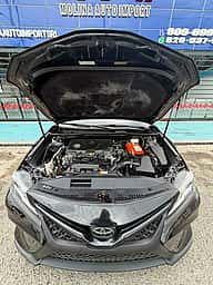 Toyota Camry SE 2019 - miniatura 13