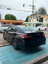 Toyota Camry SE 2019 - miniatura 6