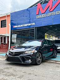 Toyota Camry SE 2019 - miniatura 3
