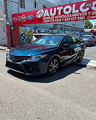 Toyota Camry SE 2020 - miniatura 3
