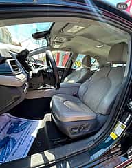 Toyota Camry SE 2020 - miniatura 5