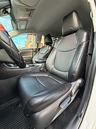 Toyota RAV4 LE 2022 - miniatura 9